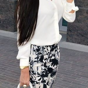 BNWOT! Black/white floral Express Stretch Capris
